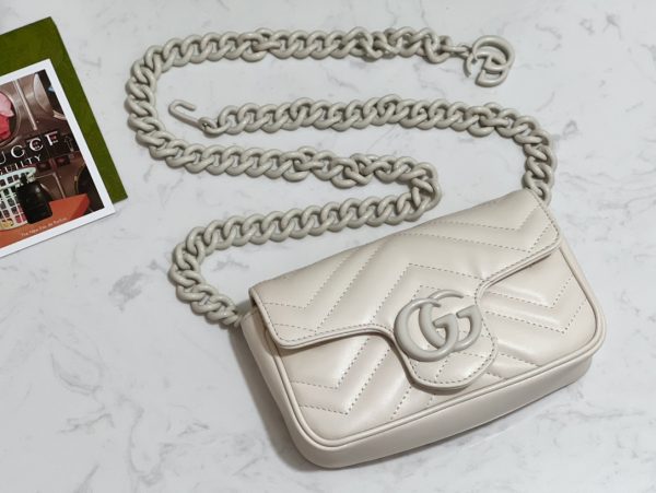 グッチ GGマーモント ベルトバッグ ホワイト 699757 レザー シルバー金具 - 画像 (5)