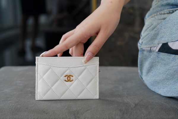 シャネル CHANEL カードケース 名刺入れ ホワイト A31510 Y01480 キャビアスキン ゴールド金具