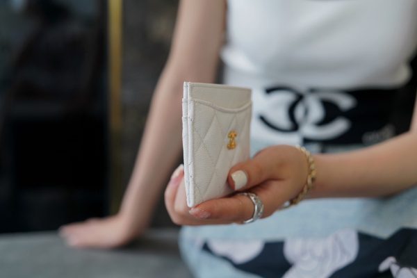 シャネル CHANEL カードケース 名刺入れ ホワイト A31510 Y01480 キャビアスキン ゴールド金具 - 画像 (3)