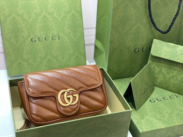 グッチ GGマーモントチェーンミニショルダー ピンクベージュ 476433 レザー ゴールド金具