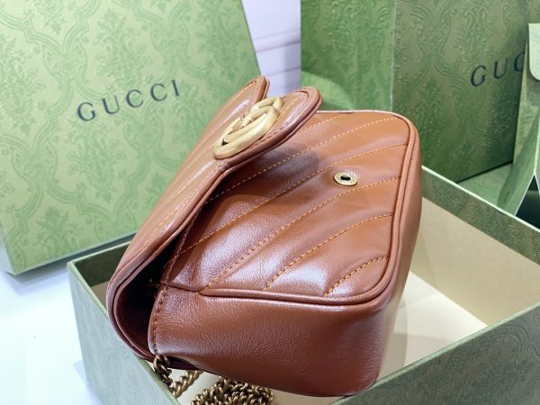 グッチ GGマーモントチェーンミニショルダー ピンクベージュ 476433 レザー ゴールド金具 - 画像 (5)