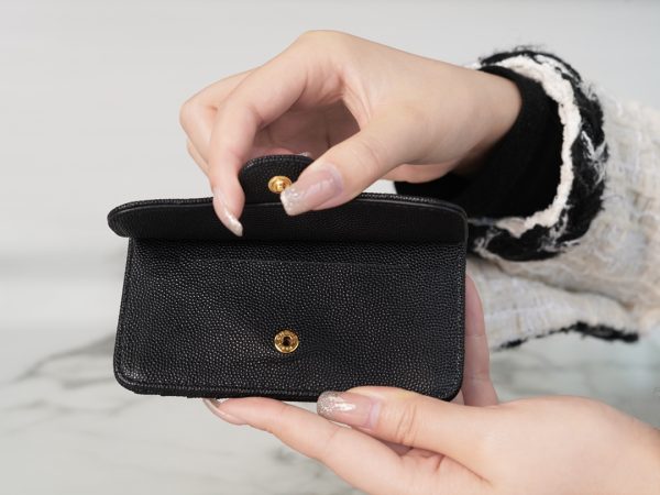 シャネル CHANEL カードケース マトラッセ クラシック ジップ ココマーク ブラック AP2570 キャビアスキン ゴールド金具 - 画像 (4)