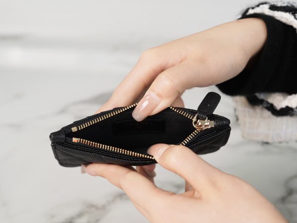 シャネル CHANEL カードケース マトラッセ クラシック ジップ ココマーク ブラック AP2570 キャビアスキン ゴールド金具 - 画像 (5)