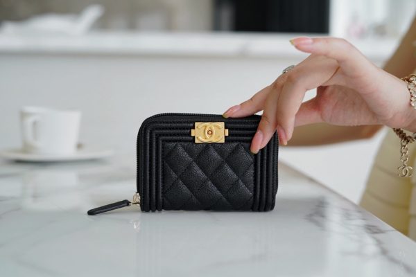 シャネル CHANEL ボーイシャネル コインケース ラウンドジップ ブラック A80602 キャビアスキン ゴールド金具