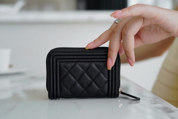 シャネル CHANEL ボーイシャネル コインケース ラウンドジップ ブラック A80602 キャビアスキン ゴールド金具 - 画像 (4)
