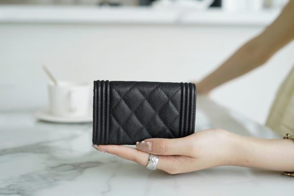 シャネル CHANEL スモールフラップウォレット ボーイシャネル ブラック A80734 キャビアスキン ゴールド金具 - 画像 (4)