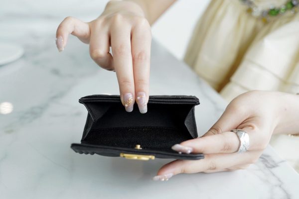 シャネル CHANEL スモールフラップウォレット ボーイシャネル ブラック A80734 キャビアスキン ゴールド金具 - 画像 (6)