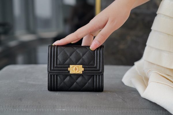 シャネル CHANEL ボーイシャネル 小銭入れ付き三つ折り財布 ブラック 6638 キャビアスキン ゴールド金具
