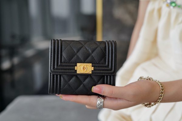 シャネル CHANEL ボーイシャネル 小銭入れ付き三つ折り財布 ブラック 6638 キャビアスキン ゴールド金具 - 画像 (2)