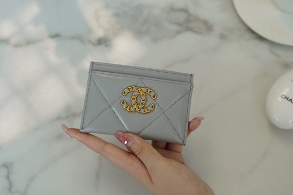 シャネル CHANEL カードケース シャネル19 ライン ブルー AP1167 ラムスキン ゴールド金具 - 画像 (6)