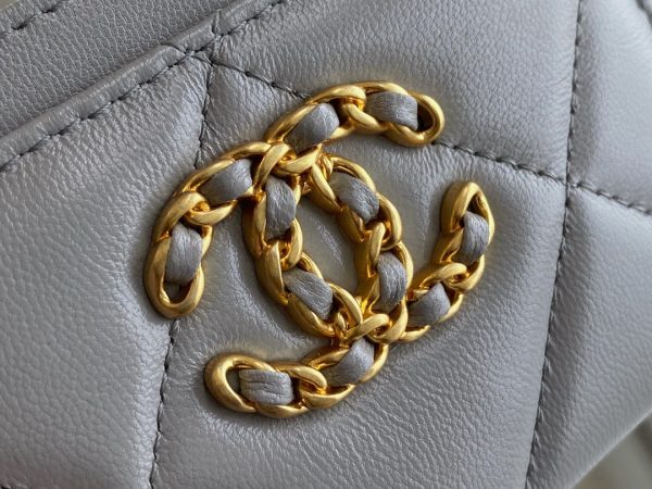シャネル CHANEL カードケース シャネル19 ライン ブルー AP1167 ラムスキン ゴールド金具 - 画像 (9)