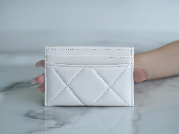 シャネル CHANEL カードケース シャネル19 ライン ホワイト AP1167 ラムスキン ゴールド金具 - 画像 (3)