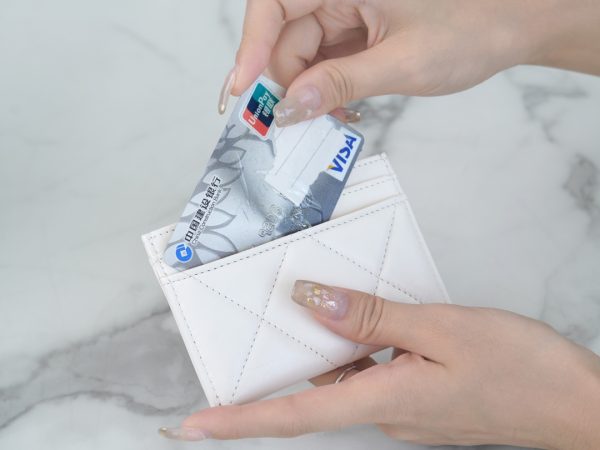 シャネル CHANEL カードケース シャネル19 ライン ホワイト AP1167 ラムスキン ゴールド金具 - 画像 (8)