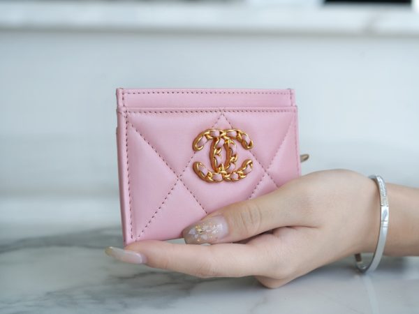 シャネル CHANEL カードケース シャネル19 ライン ピンク AP1167 ラムスキン ゴールド金具 - 画像 (2)