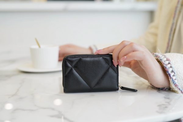 シャネル CHANEL コインケース 19 ジップ コインパース ブラック AP0949 ラムスキン ゴールド金具 - 画像 (4)