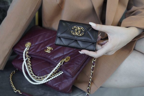 シャネル CHANEL カードケース 19フラップ ココマーク ブラック AP1790 ラムスキン ゴールド金具 - 画像 (2)