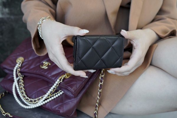 シャネル CHANEL カードケース 19フラップ ココマーク ブラック AP1790 ラムスキン ゴールド金具 - 画像 (4)