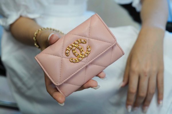 シャネル CHANEL カードケース 19フラップ ココマーク サーモンピンク AP1790 ラムスキン ゴールド金具 - 画像 (8)