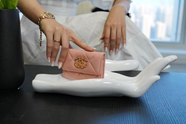 シャネル CHANEL カードケース 19フラップ ココマーク サーモンピンク AP1790 ラムスキン ゴールド金具 - 画像 (9)