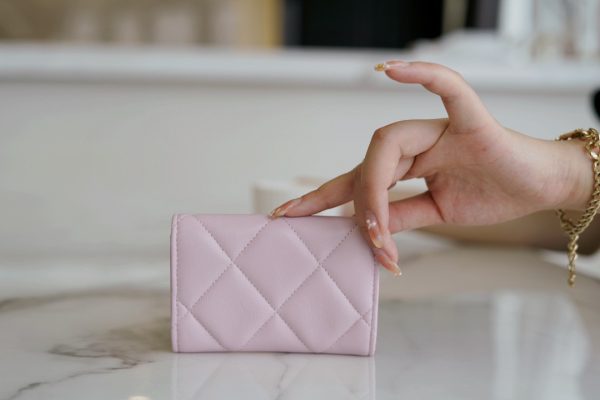 シャネル CHANEL カードケース 19フラップ ココマーク ピンク AP1790 ラムスキン ゴールド金具 - 画像 (3)