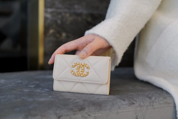 シャネル CHANEL カードケース 19フラップ ココマーク アイボリー AP1790 ラムスキン ゴールド金具 - 画像 (2)