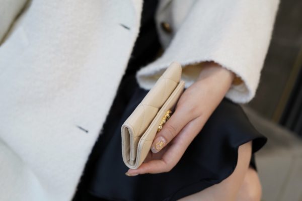 シャネル CHANEL カードケース 19フラップ ココマーク アイボリー AP1790 ラムスキン ゴールド金具 - 画像 (5)