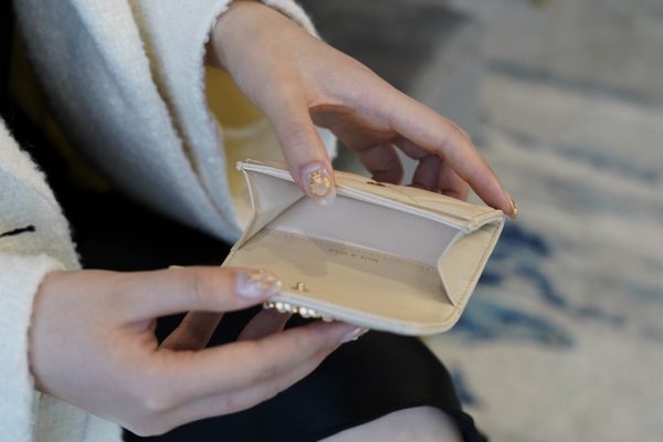 シャネル CHANEL カードケース 19フラップ ココマーク アイボリー AP1790 ラムスキン ゴールド金具 - 画像 (8)
