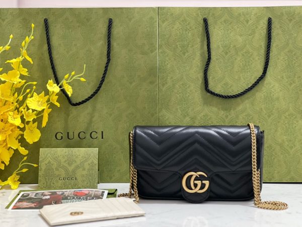グッチ GGマーモント ミニバッグ スタイル ブラック 751526 AACCE 1061 キルティングシェブロンレザー ゴールド金具
