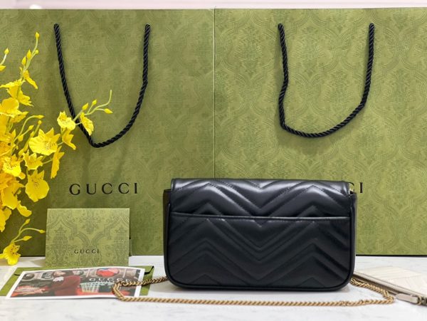 グッチ GGマーモント ミニバッグ スタイル ブラック 751526 AACCE 1061 キルティングシェブロンレザー ゴールド金具 - 画像 (2)