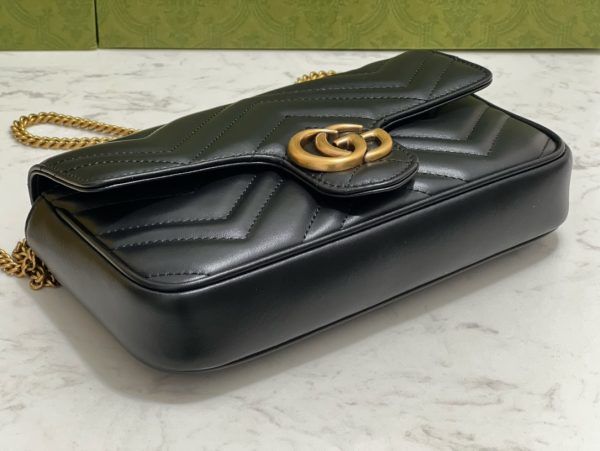 グッチ GGマーモント ミニバッグ スタイル ブラック 751526 AACCE 1061 キルティングシェブロンレザー ゴールド金具 - 画像 (4)
