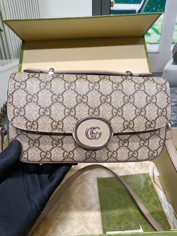 グッチ PETITE GG ミニ ショルダーバッグ ベージュ＆エボニー ‎‎‎739722 FACJP 9769 GGスプリームキャンバス×レザー シルバー金具 - 画像 (3)