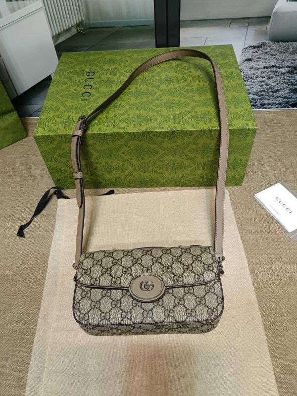 グッチ PETITE GG ミニ ショルダーバッグ ベージュ＆エボニー ‎‎‎739722 FACJP 9769 GGスプリームキャンバス×レザー シルバー金具 - 画像 (6)