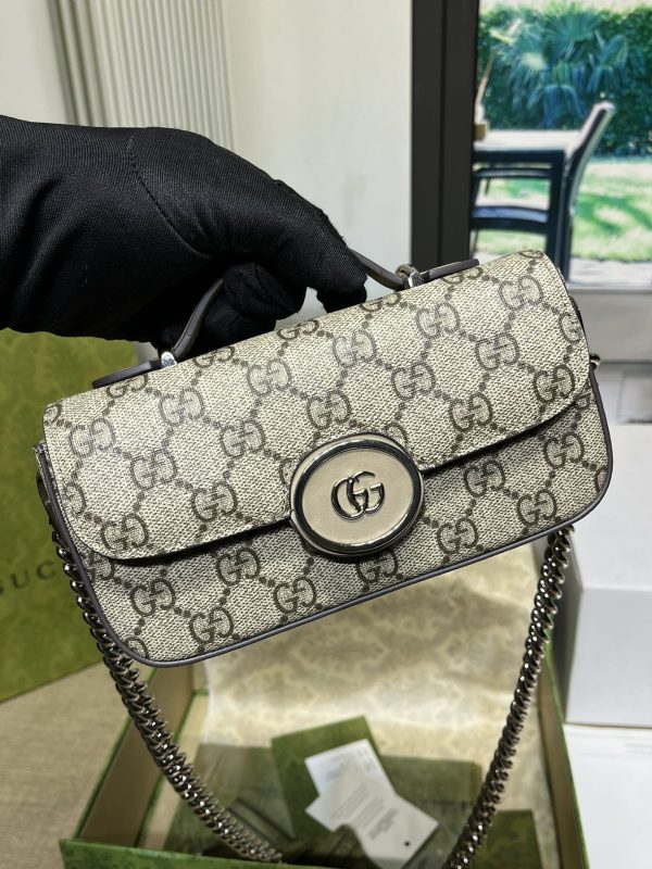 グッチ PETITE GG スーパーミニバッグ ベージュ＆エボニー ‎‎‎‎760194 92TIG 9770 GGスプリームキャンバス×レザー シルバー金具 - 画像 (4)