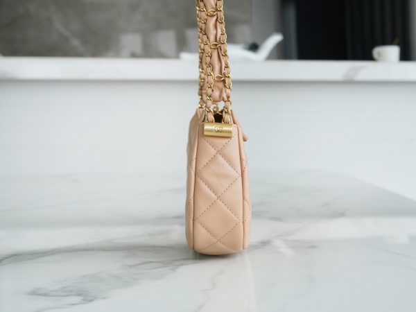シャネル CHANEL バッグ 新作 2024 19シャネル ベージュ AS2356 ラムスキン ゴールド金具 - 画像 (4)