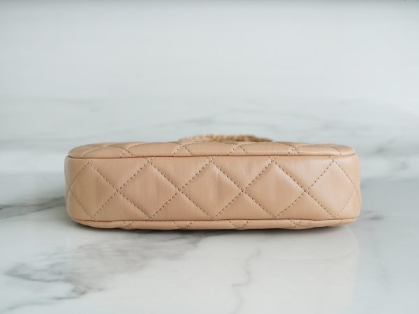 シャネル CHANEL バッグ 新作 2024 19シャネル ベージュ AS2356 ラムスキン ゴールド金具 - 画像 (6)