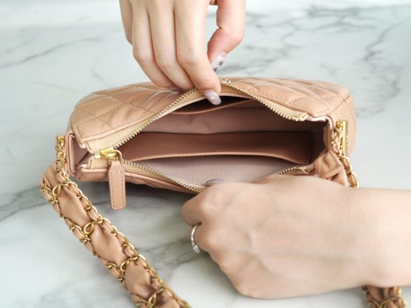 シャネル CHANEL バッグ 新作 2024 19シャネル ベージュ AS2356 ラムスキン ゴールド金具 - 画像 (7)