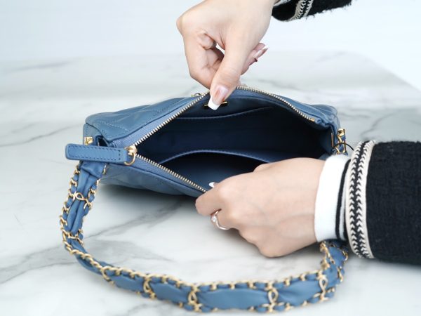 シャネル CHANEL バッグ 新作 2024 シャネル19 ブルー AS2357 ラムスキン ゴールド金具 - 画像 (6)