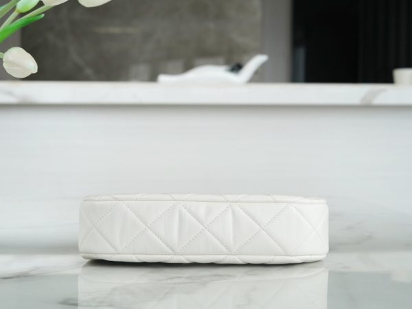 シャネル CHANEL バッグ 新作 2024 シャネル19 ホワイト AS2357 ラムスキン ゴールド金具 - 画像 (6)