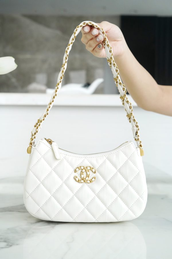 シャネル CHANEL バッグ 新作 2024 シャネル19 ホワイト AS2356 ラムスキン ゴールド金具
