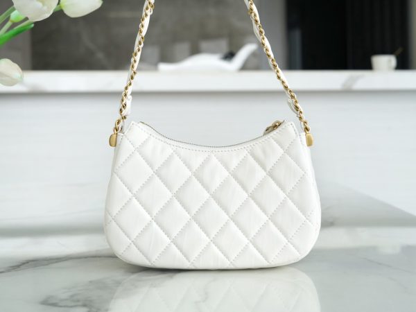 シャネル CHANEL バッグ 新作 2024 シャネル19 ホワイト AS2356 ラムスキン ゴールド金具 - 画像 (2)