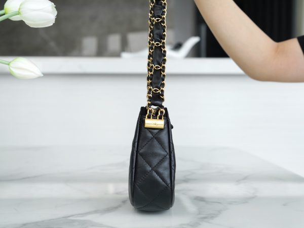 シャネル CHANEL バッグ 新作 2024 シャネル19 ブラック AS2356 ラムスキン ゴールド金具 - 画像 (3)