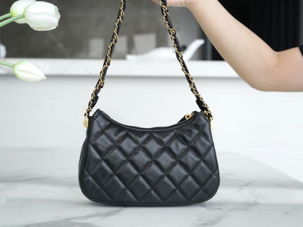 シャネル CHANEL バッグ 新作 2024 シャネル19 ブラック AS2356 ラムスキン ゴールド金具 - 画像 (4)