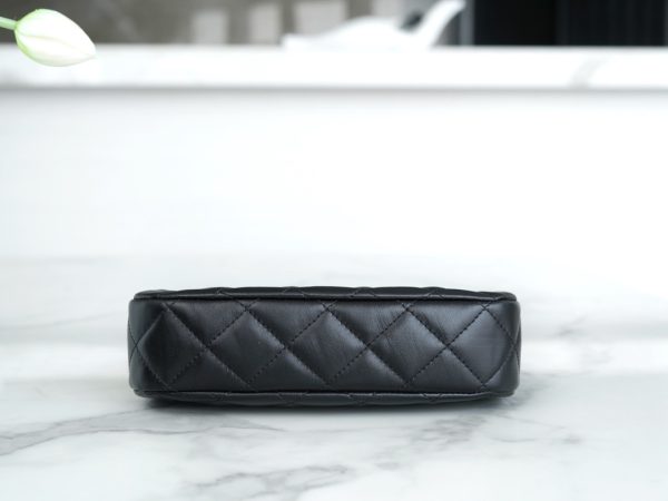 シャネル CHANEL バッグ 新作 2024 シャネル19 ブラック AS2356 ラムスキン ゴールド金具 - 画像 (5)