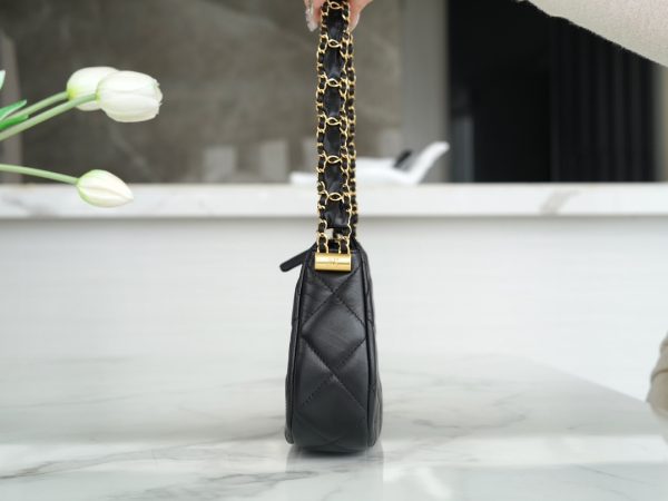 シャネル CHANEL バッグ 新作 2024 シャネル19 ブラック AS2357 ラムスキン ゴールド金具 - 画像 (3)