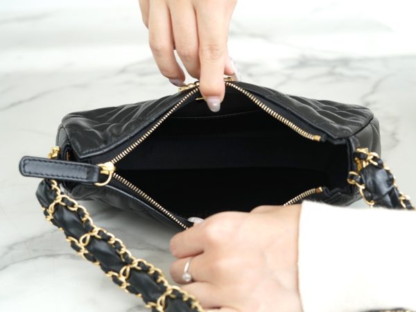 シャネル CHANEL バッグ 新作 2024 シャネル19 ブラック AS2357 ラムスキン ゴールド金具 - 画像 (6)