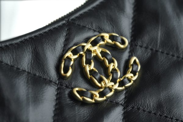 シャネル CHANEL バッグ 新作 2024 シャネル19 ブラック AS2357 ラムスキン ゴールド金具 - 画像 (8)
