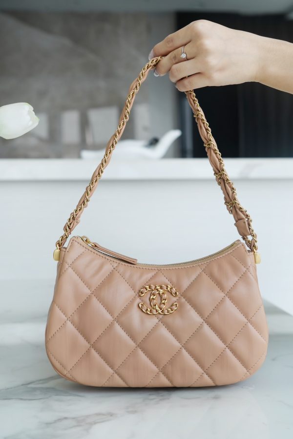 シャネル CHANEL バッグ 新作 2024 シャネル19 ベージュ AS2357 ラムスキン ゴールド金具