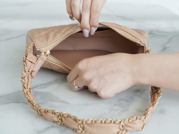 シャネル CHANEL バッグ 新作 2024 シャネル19 ベージュ AS2357 ラムスキン ゴールド金具 - 画像 (6)