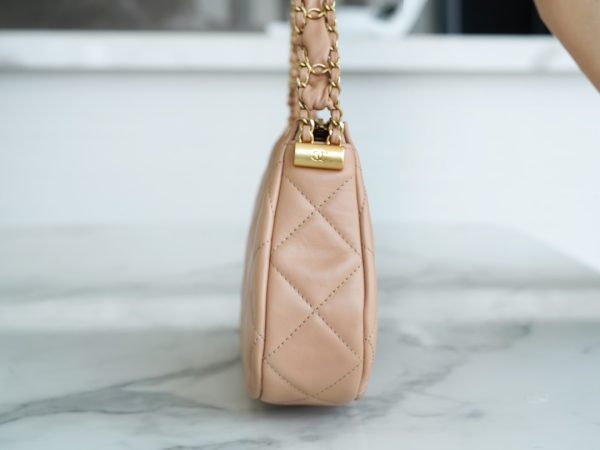 シャネル CHANEL バッグ 新作 2024 シャネル19 ベージュ AS2357 ラムスキン ゴールド金具 - 画像 (7)