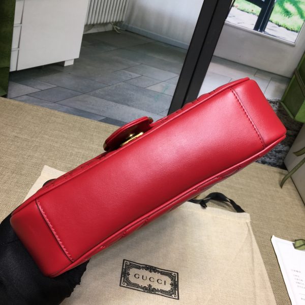 グッチ GGマーモント キルティング スモール ショルダーバッグ レッド ‎‎‎‎443497 AABZC 6832 シェブロンレザー ゴールド金具 - 画像 (4)